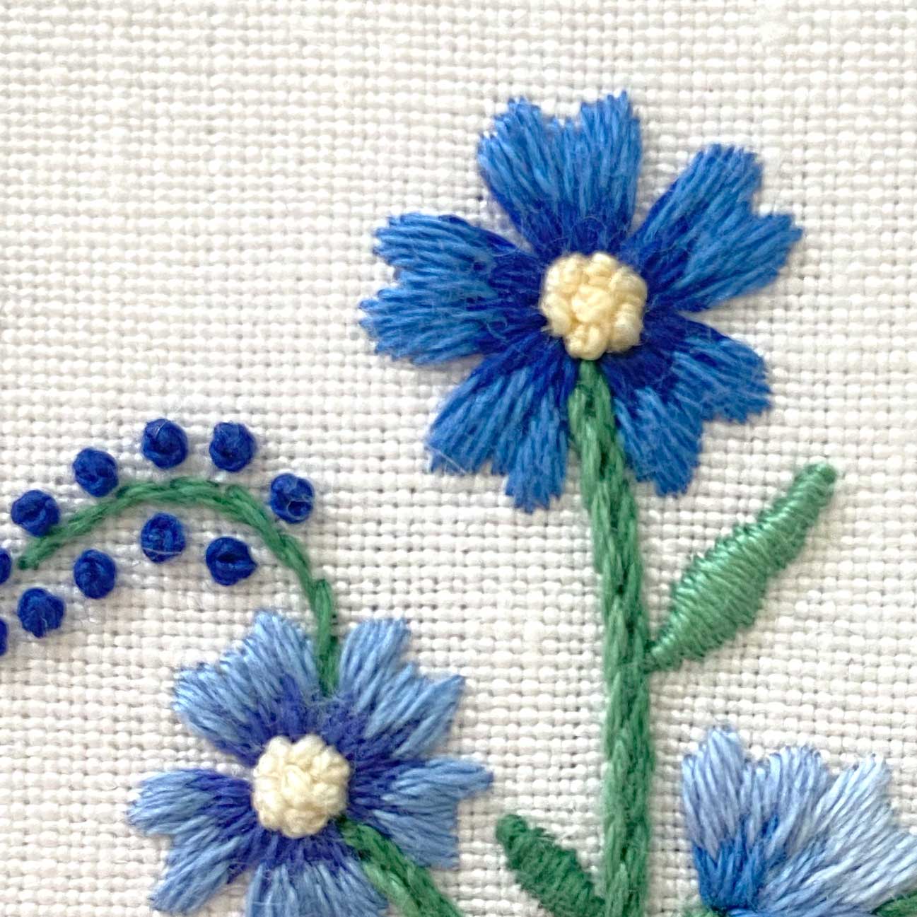 Superstar flower embroidery white blue hotsell